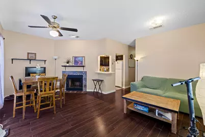 915 W 22nd 1/2 Street #202, Austin, TX 78705 - Photo 2