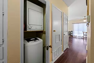 915 W 22nd 1/2 St, Austin, TX 78705 - Photo 14