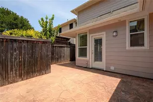 2614 Kinney Oaks Ct, Austin, TX 78704 - Photo 26
