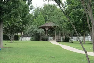 2614 Kinney Oaks Ct, Austin, TX 78704 - Photo 30