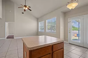 8800 Hazelhurst Dr, Austin, TX 78729 - Photo 16