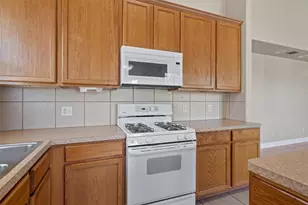 8800 Hazelhurst Dr, Austin, TX 78729 - Photo 14