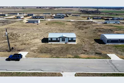 147 Ardales Drive, Elgin, TX 78621 - Photo 14