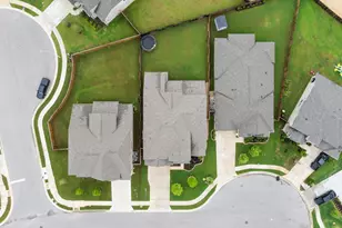 515 Watershield Cv, Georgetown, TX 78633 - Photo 38