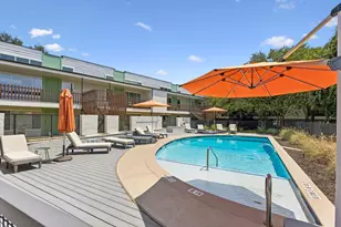 2200 Dickson Dr, Austin, TX 78704 - Photo 2