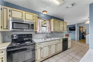 210 N River Oaks Dr, Burnet, TX 78611 - Photo 18
