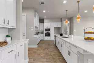 438 Brentwood Dr, Austin, TX 78737 - Photo 10