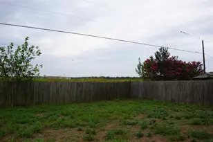 502 Stewart Dr, Hutto, TX 78634 - Photo 4