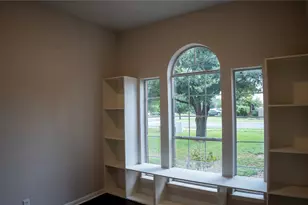 502 Stewart Dr, Hutto, TX 78634 - Photo 8