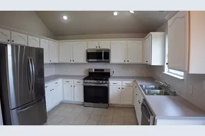 502 Stewart Drive, Hutto, TX 78634 - Photo 10