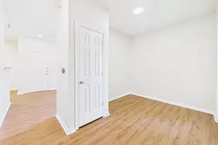 2320 Gracy Farms Ln, Austin, TX 78758 - Photo 12