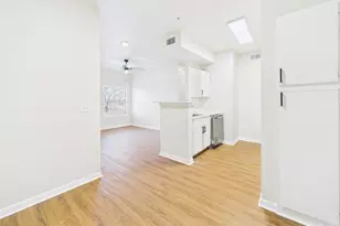 2320 Gracy Farms Ln, Austin, TX 78758 - Photo 6