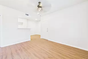 2320 Gracy Farms Ln, Austin, TX 78758 - Photo 4