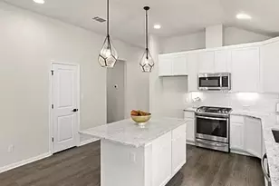 112 Falkland St, Hutto, TX 78634 - Photo 12