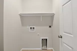 137 Miracle Dr, Jarrell, TX 76537 - Photo 14