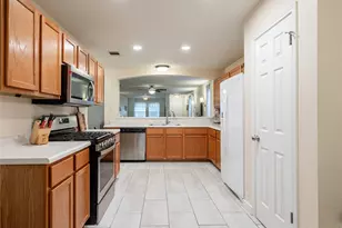 604 S Pauley Dr, Hutto, TX 78634 - Photo 16