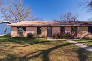 97 Peach St, Luling, TX 78648 - Photo 10