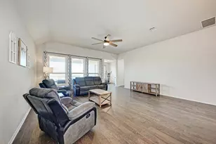 136 Finley St, Hutto, TX 78634 - Photo 16