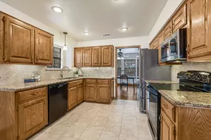 525 Pigeon Forge Rd, Pflugerville, TX 78660 - Photo 8