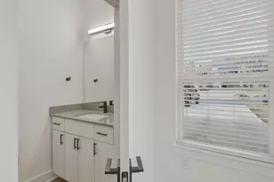 2009 Iroquois Ln, Austin, TX 78741 - Photo 22