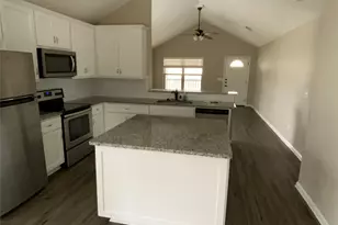 618 Oak Ln, Cottonwood Shores, TX 78657 - Photo 6