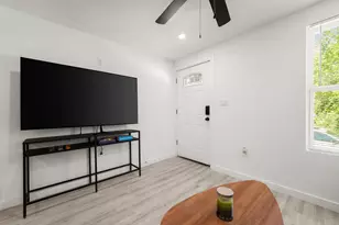 45 Anthony St, Austin, TX 78702 - Photo 8