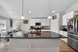 20703 Ridgeview Rd, Lago Vista, TX 78645 - Photo 18