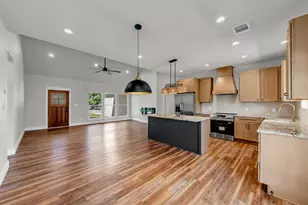 160 W Stonecastle Dr, Granite Shoals, TX 78654 - Photo 6