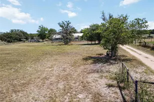 145 3 Oaks Ln, Bastrop, TX 78602 - Photo 4