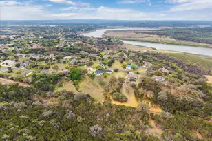 515 Wesley Ridge Dr, Spicewood, TX 78669 - Photo 4