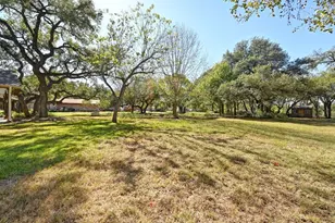 207 Leisurewoods Dr, Buda, TX 78610 - Photo 26