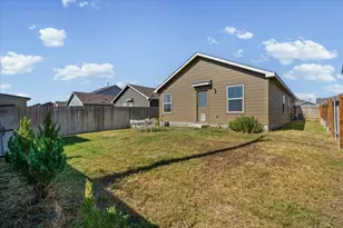 13617 Knights Br Dr, Elgin, TX 78621 - Photo 20