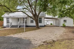 339 N Water St, La Grange, TX 78945 - Photo 2