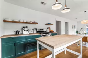 3007 E 18th St, Austin, TX 78702 - Photo 6