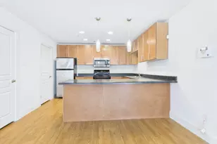 711 W 32nd St, Austin, TX 78705 - Photo 4