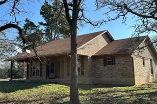 1047 Private Road 3022, Elgin, TX 78621 - Photo 2