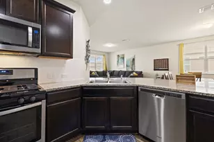 204 Rochester Ln, Hutto, TX 78634 - Photo 12