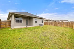 204 Rochester Ln, Hutto, TX 78634 - Photo 40