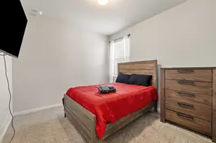 204 Rochester Ln, Hutto, TX 78634 - Photo 34