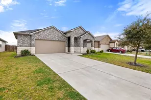204 Rochester Ln, Hutto, TX 78634 - Photo 2
