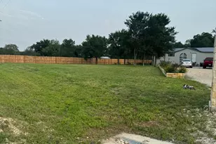 401 Ride Out Blvd, Elgin, TX 78621 - Photo 4
