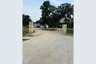 401 Ride Out Boulevard, Elgin, TX 78621 - Photo 1