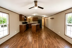 449 Hurst Ln, Seguin, TX 78155 - Photo 4