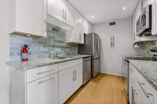 505 W 7th St, Austin, TX 78701 - Photo 8