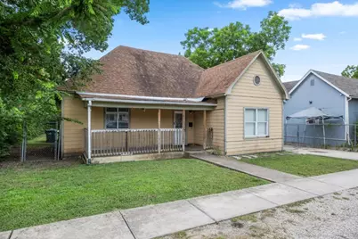 909 W 3rd Street, Taylor, TX 76574 - Photo 1