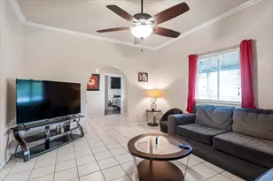 909 W 3rd St, Taylor, TX 76574 - Photo 4