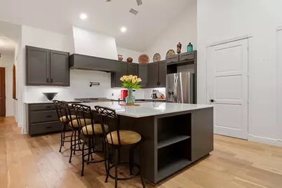 346 The Oaks Boulevard, Elgin, TX 78621 - Photo 10