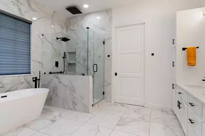 346 The Oaks Boulevard, Elgin, TX 78621 - Photo 16