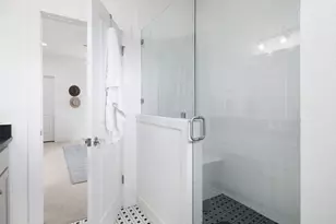 2705 Halcyon Dr, Austin, TX 78702 - Photo 10