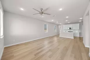 8013 Shining Flor Run, Lago Vista, TX 78645 - Photo 10